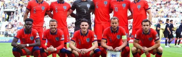 开云官方平台-英格兰先丢球再闷平，索斯盖特到底会不会开航母？