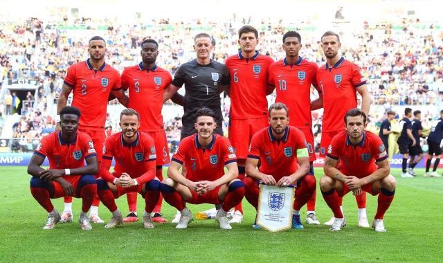 开云官方平台-英格兰先丢球再闷平，索斯盖特到底会不会开航母？