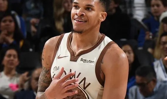 开云中国-理查德今日送出6抢断，自10年库里以来勇士新秀最佳抢断纪录