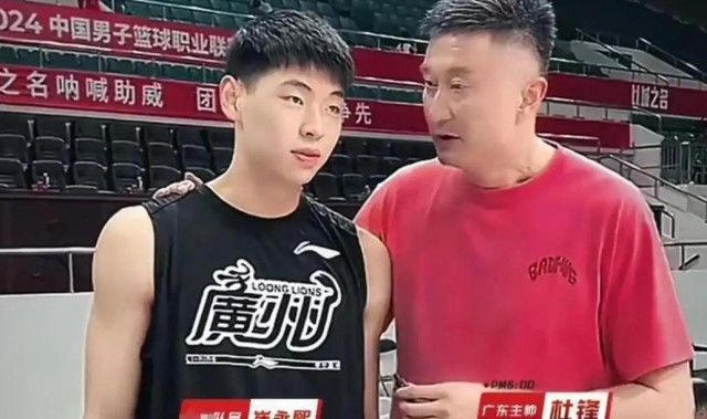 广东男篮好消息！崔永熙上演暴扣 亲承重返CBA，透露伤病恢复详情